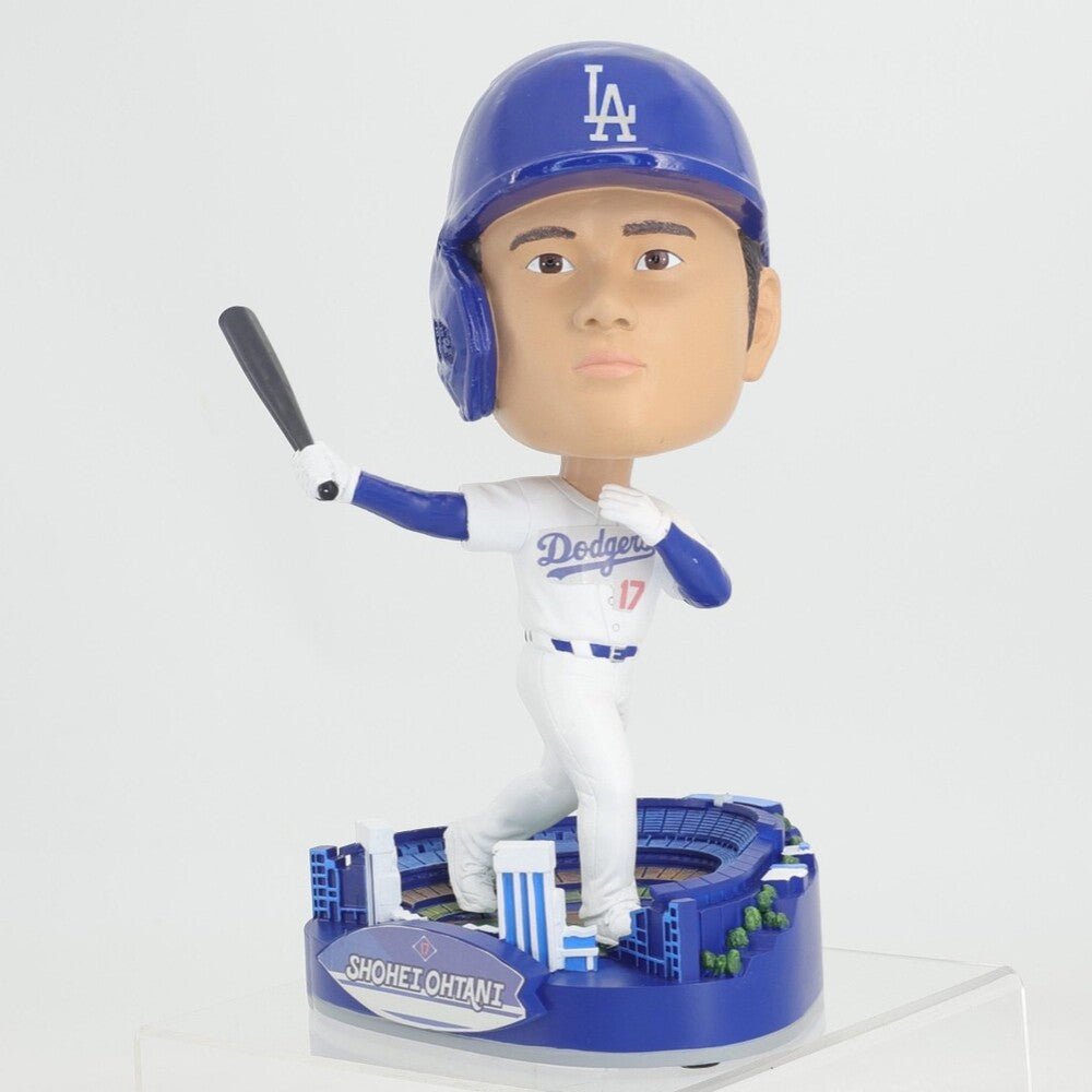 SHOHEI OHTANI 大谷翔平 - MLB公式・限定 Dodger Blue Debut: Collector's Bobblehead ( ドジャース球場台座付 ) / フィギュア・人形 - PGS